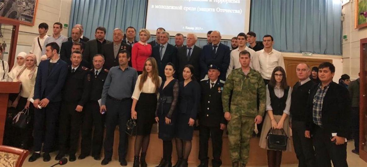В Кизляре военнослужащие Росгвардии провели тематические мероприятия ко Дню Героев Отечества