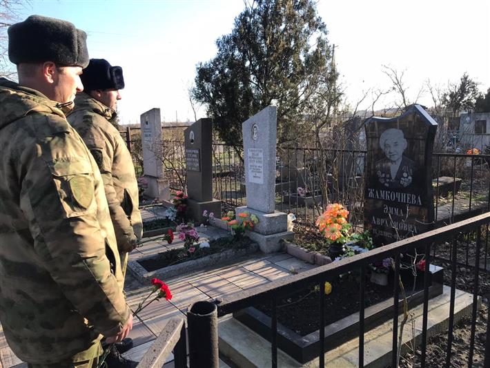 В Кизляре военнослужащие Росгвардии провели тематические мероприятия ко Дню Героев Отечества