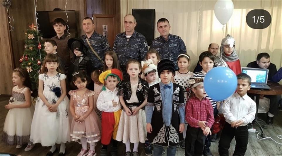 Сотрудники вневедомственной охраны организовали для дагестанских детей новогодние мероприятия