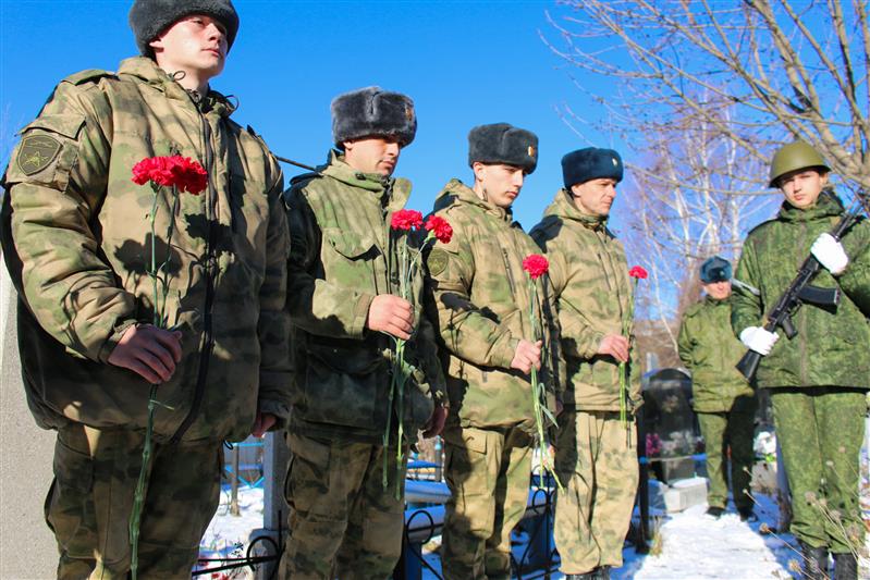 Ставропольские росгвардейцы почтили память героически погибшего офицера войск правопорядка 