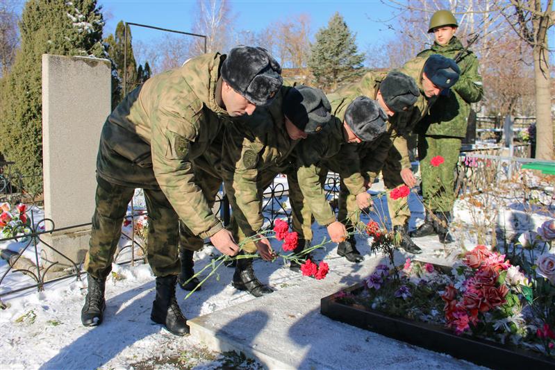 Ставропольские росгвардейцы почтили память героически погибшего офицера войск правопорядка 