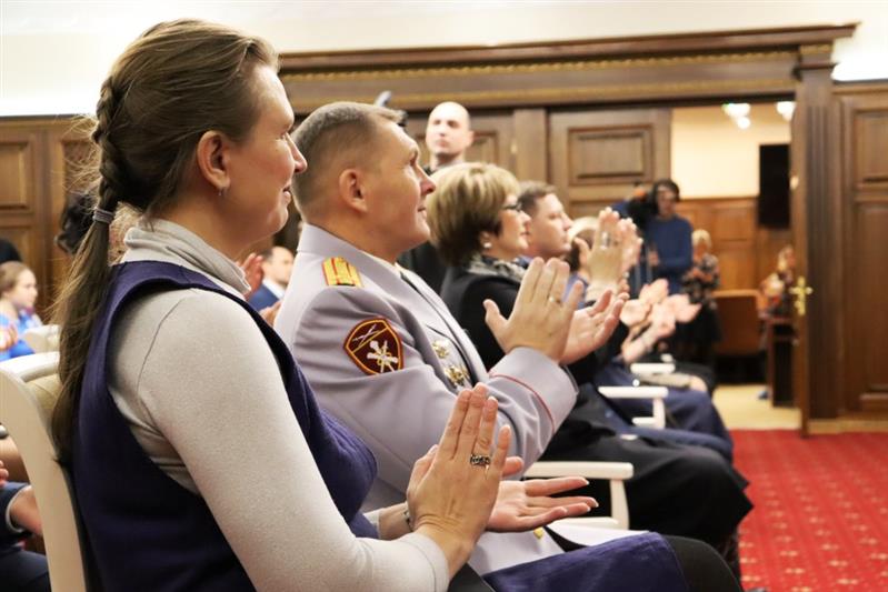 В Хабаровске наградили юных героев – участников проекта Совфеда и Росгвардии