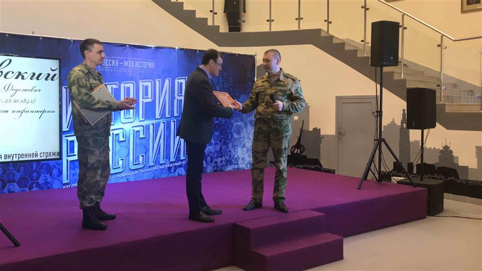 В Екатеринбурге военнослужащие головного полка калиновского соединения Росгвардии организовали  мероприятие для кадет и школьников 