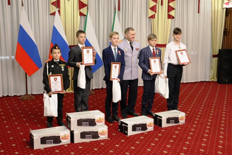 В Хабаровске наградили юных героев – участников проекта Совфеда и Росгвардии