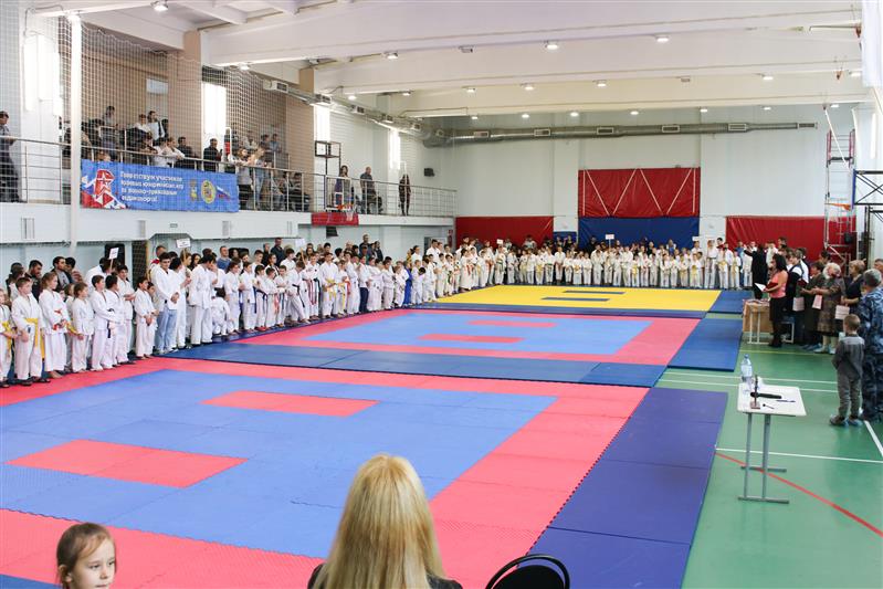 Турнир по всестилевому каратэ памяти погибших бойцов ОМОН прошел в Ставрополе