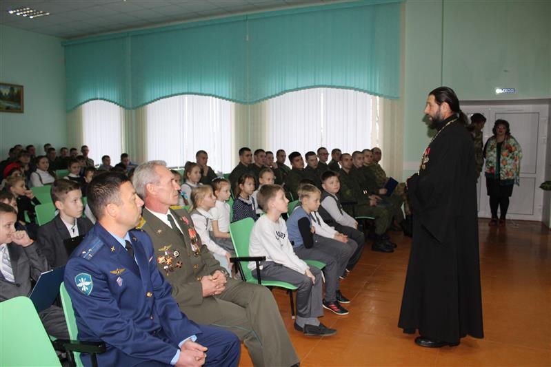 В нижегородском авиационном полку Росгвардии прошла военно-патриотическая акция в честь Дня неизвестного солдата и Дня Героев Отечества