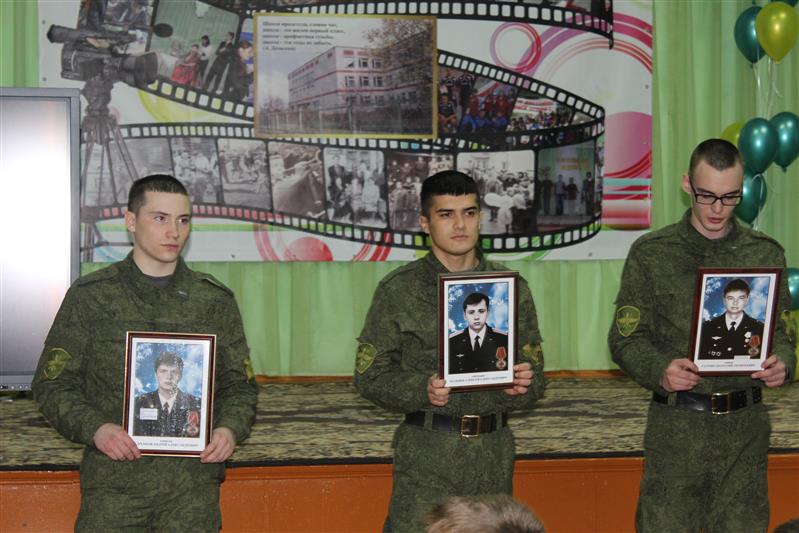 В нижегородском авиационном полку Росгвардии прошла военно-патриотическая акция в честь Дня неизвестного солдата и Дня Героев Отечества