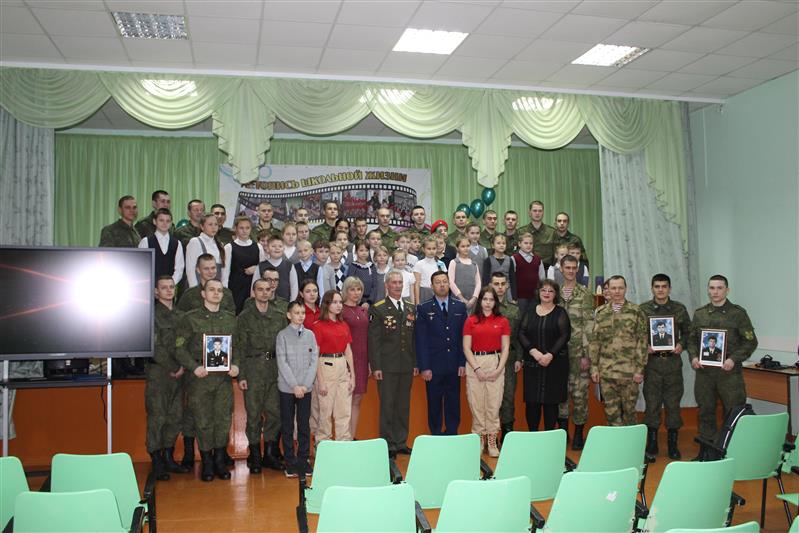 В нижегородском авиационном полку Росгвардии прошла военно-патриотическая акция в честь Дня неизвестного солдата и Дня Героев Отечества