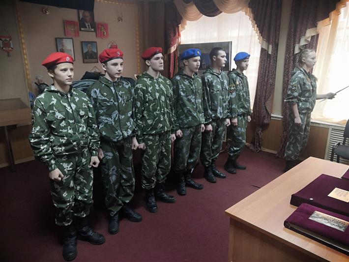 Во Владимире прошел военно-патриотический конкурс среди юных росгвардейцев, посвященный Дню Героев Отечества (видео)