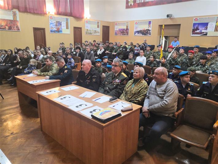 Во Владимире прошел военно-патриотический конкурс среди юных росгвардейцев, посвященный Дню Героев Отечества (видео)