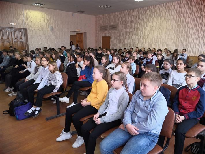 Росгвардия провела патриотические акции в формате встречи поколений в Астрахани