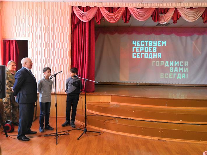 Росгвардия провела патриотические акции в формате встречи поколений в Астрахани 