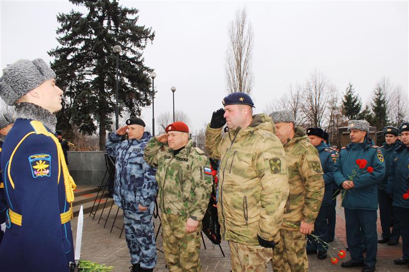Память погибших Героев Отечества почтили в региональных управлениях Центрального округа Росгвардии