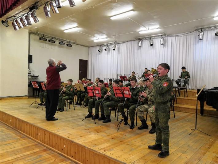 Военные музыканты Росгвардии провели занятия с кадетами Северо-Кавказского института искусств