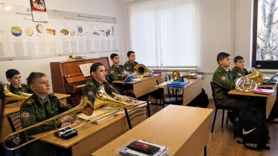 Военные музыканты Росгвардии провели занятия с кадетами Северо-Кавказского института искусств