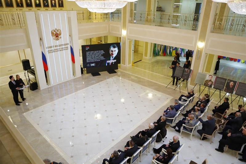 Ветеран белгородского ОМОН, Герой России Вячеслав Воробьев принял участие в презентации фотопроекта «Герои среди нас» в Совете Федерации