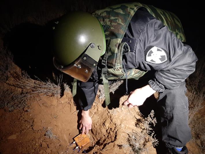 В Калмыкии сотрудники Росгвардии обследовали неразорвавшиеся боеприпасы времен войны