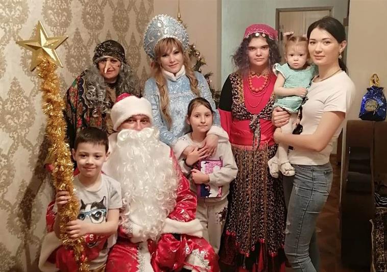 В Северной Осетии сотрудники ОМОН Управления Росгвардии в канун Нового Года поздравили детей