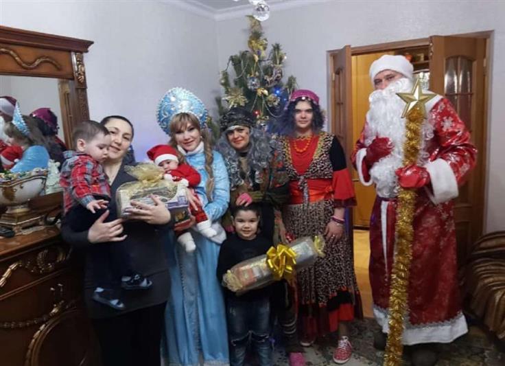 В Северной Осетии сотрудники ОМОН Управления Росгвардии в канун Нового Года поздравили детей