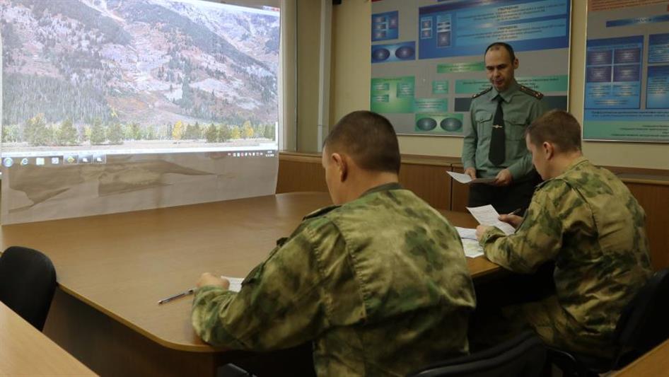 Учебный сбор с начальниками артиллерии спецназа проходит в Уральском округе Росгвардии 
