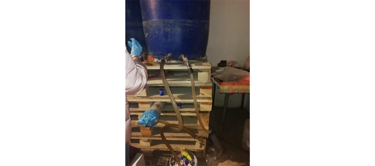 При участии оренбургского ОМОН прекращена деятельность подпольного цеха по розливу нелегального алкоголя