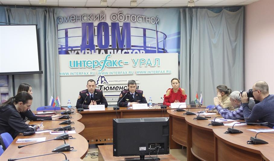 В Тюмени офицеры Росгвардии рассказали журналистам о мерах обеспечения безопасности граждан в новогодние праздники 