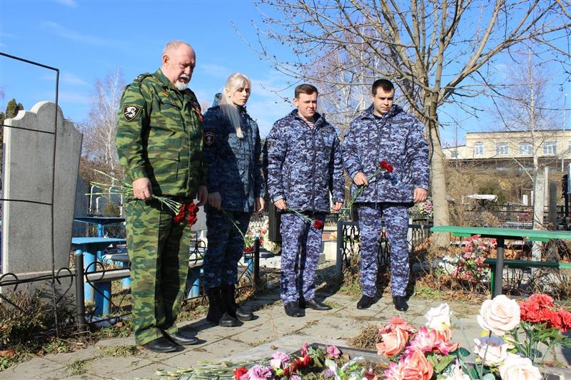 На Ставрополье росгвардейцы провели для школьников урок мужества в День Героев Отечества