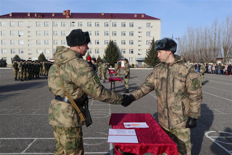 Более 60 новобранцев инженерно-саперного полка Северо-Кавказского округа Росгвардии присягнули на верность Отечеству 