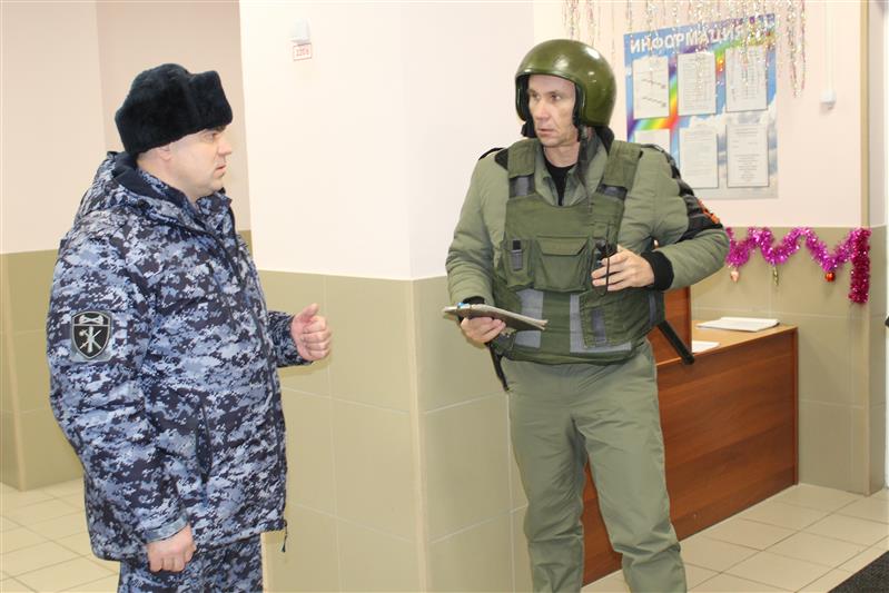 Образовательные учреждения Оренбурга проверили на антитеррористическую защищенность 