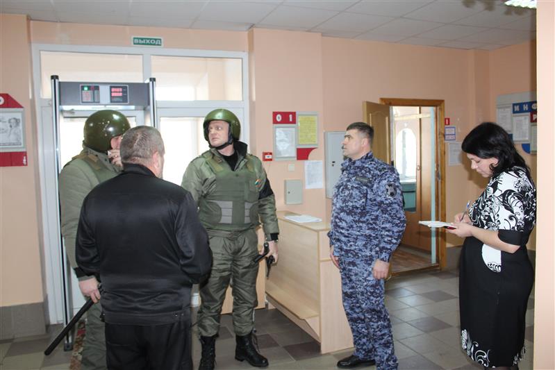Образовательные учреждения Оренбурга проверили на антитеррористическую защищенность 
