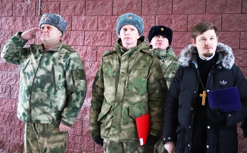  В Югре открыта памятная доска военнослужащему войск правопорядка, погибшему при исполнении воинского долга 