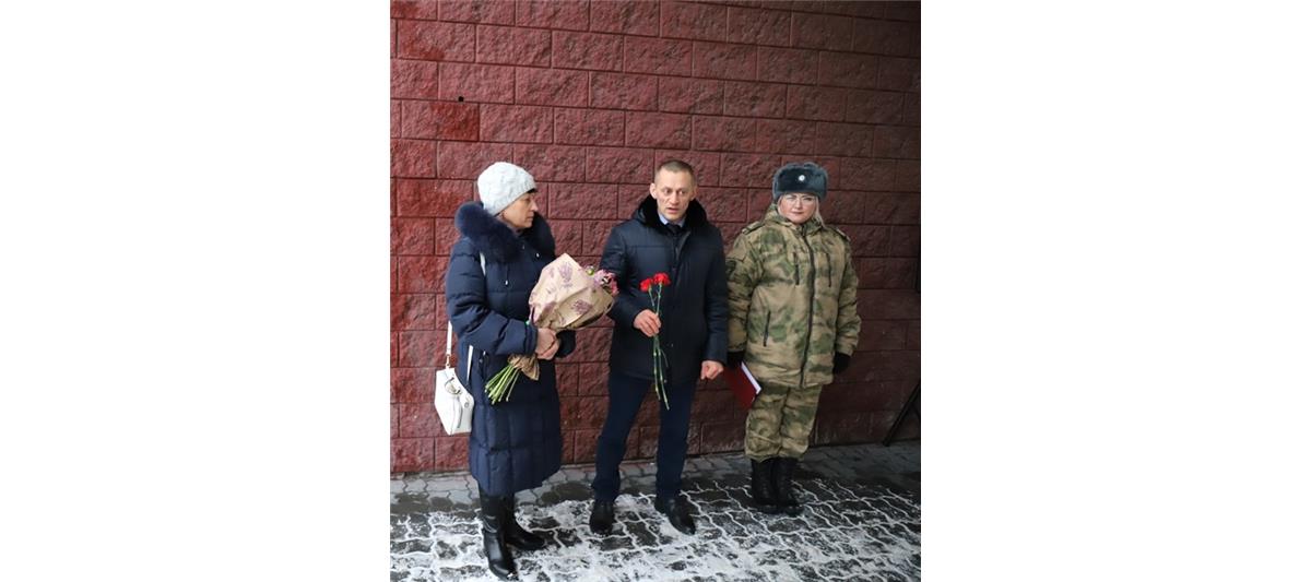  В Югре открыта памятная доска военнослужащему войск правопорядка, погибшему при исполнении воинского долга 