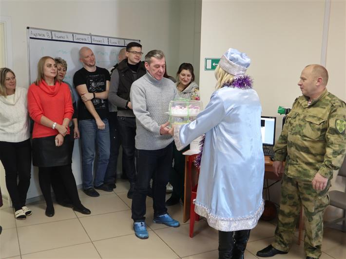Томские росгвардейцы поздравили журналистов с наступающим Новым годом и поблагодарили за сотрудничество и профессионализм