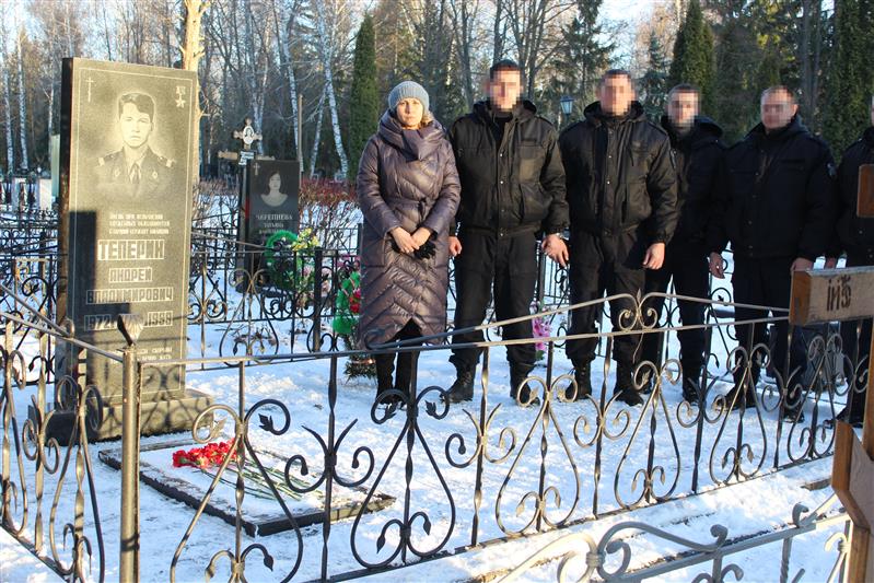 Сотрудники липецкого ОМОН почтили память Героя России Андрея Теперика