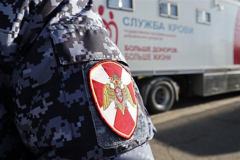 На Кубани росгвардейцы пополнили банк донорской крови на 27 литров