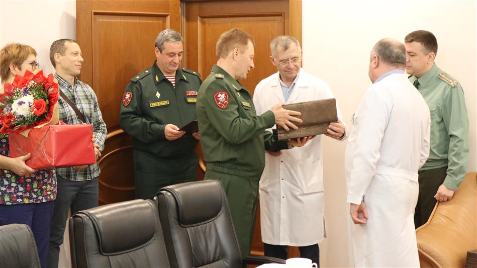 Командующий Приволжским округом Росгвардии поблагодарил коллектив больницы имени Н.А. Семашко за медицинскую помощь военнослужащим, сотрудникам и ветеранам
