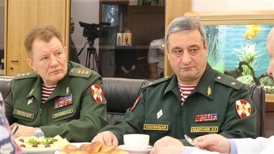 Командующий Приволжским округом Росгвардии поблагодарил коллектив больницы имени Н.А. Семашко за медицинскую помощь военнослужащим, сотрудникам и ветеранам