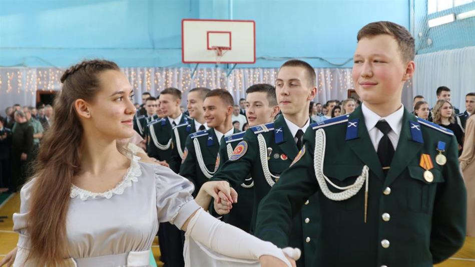 В Екатеринбурском кадетском корпусе Росгвардии состоялся новогодний бал