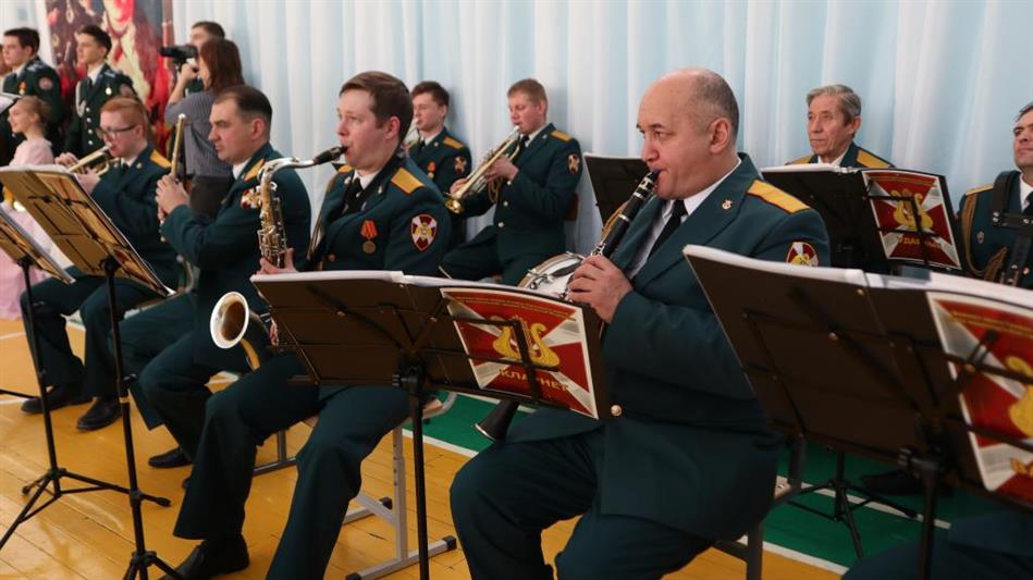В Екатеринбурском кадетском корпусе Росгвардии состоялся новогодний бал