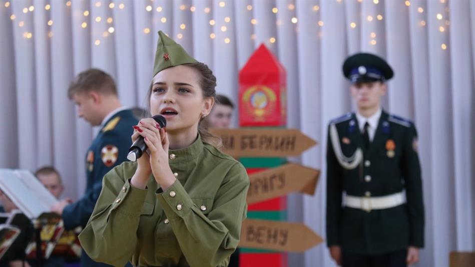 В Екатеринбурском кадетском корпусе Росгвардии состоялся новогодний бал