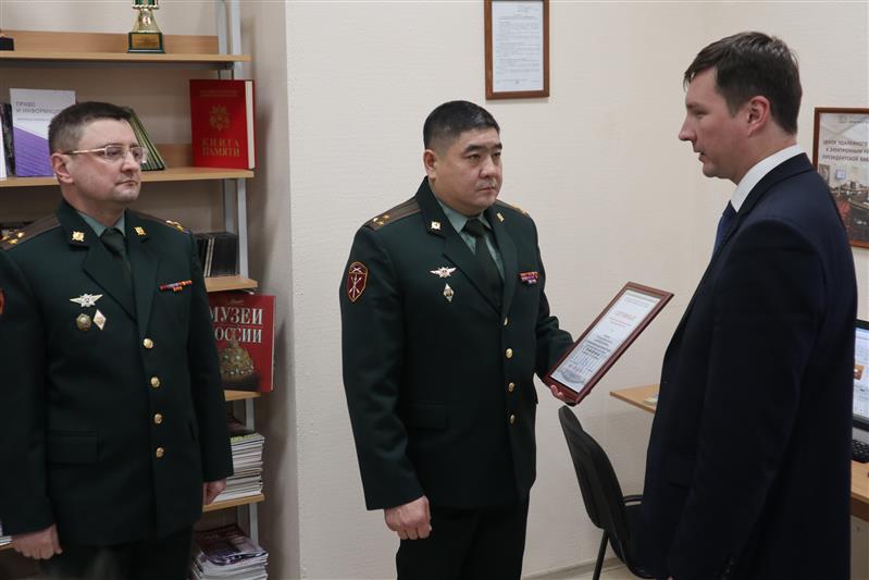 В Северо-Западном округе Росгвардии почтили память военнослужащих бригады оперативного назначения, погибших при исполнении воинского долга 