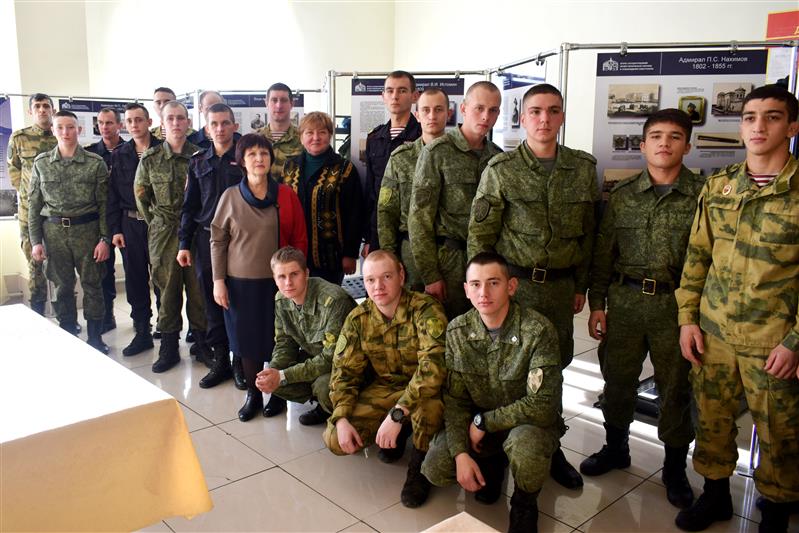 Военнослужащие севастопольского полка Росгвардии приняли участие в тематическом мероприятии, посвящённом Дню Героев Отечества