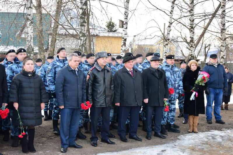 В Костроме увековечили память омоновца, погибшего при исполнении служебного долга