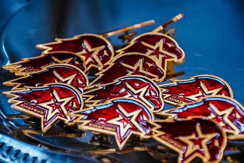 Военнослужащие и сотрудники Росгвардии провели тематическое мероприятие в рамках форума юнармейцев в Адыгее