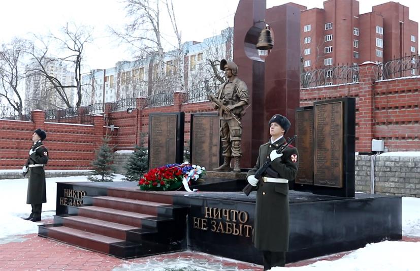 В Екатеринбурге состоялась церемония гашения марки, посвященной Герою России полковнику милиции Леониду Валову 