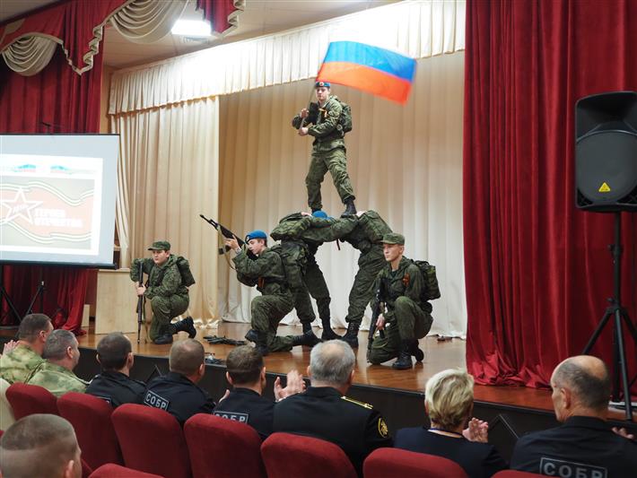 В Белгороде представители Росгвардии приняли участие в литературно-музыкальном вечере «Чествуем героев сегодня – гордимся вами всегда»