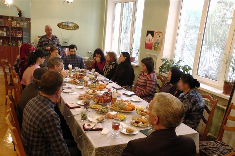 Родственникам погибших сотрудников ОМОН вручили юбилейные медали к 20-летию разгрома боевиков в Дагестане