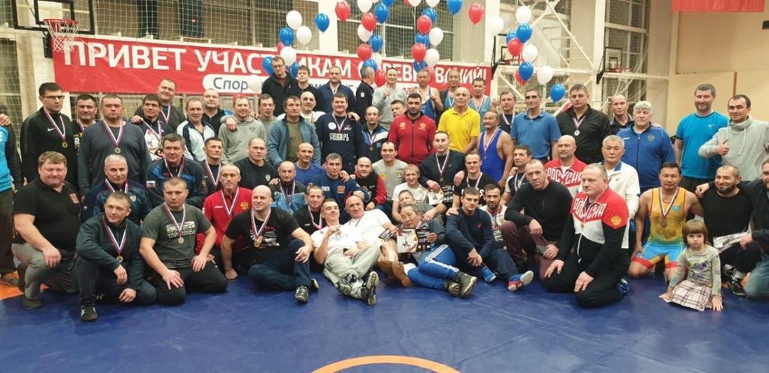 Офицер саранского СОБР стал чемпионом России по греко-римской борьбе среди ветеранов