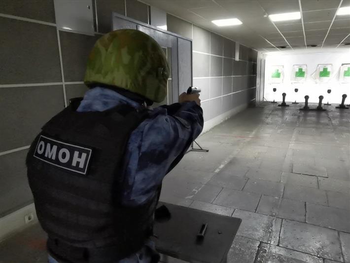 В Иркутске прошли соревнования по стрельбе из пистолета Макарова в честь дня образования ОМОН Росгвардии