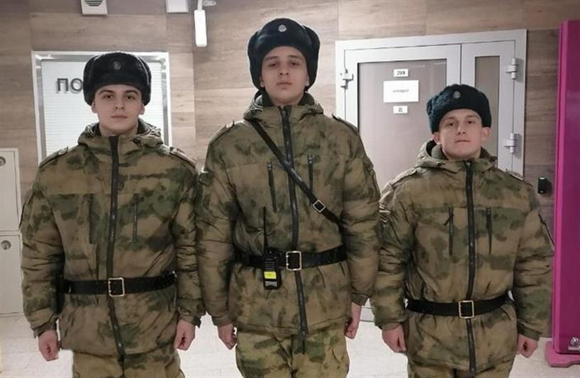 Военнослужащие казанского полка Росгвардии нашли потерявшегося ребёнка (видео)